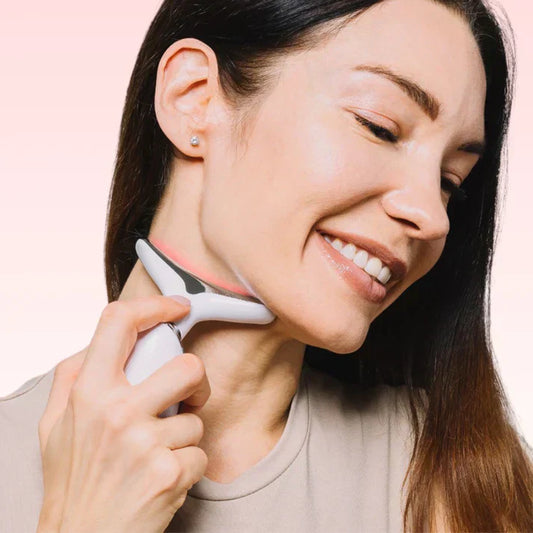 Comment un appareil de massage visage peut transformer une peau acnéique, grasse ou terne